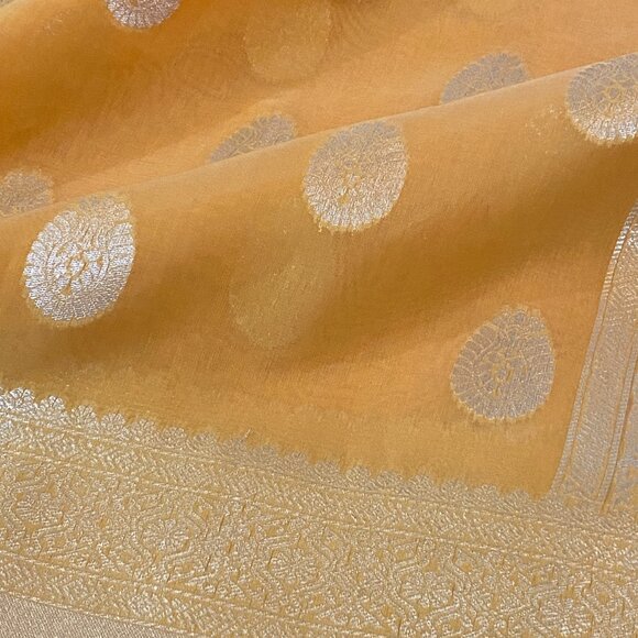 Soft Banarasi Saree in Pastel yellow with Rich Zari Border & Pallu Boutique - Picture 12 of 15